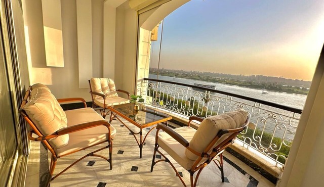 Nile view appt, Cornish al Nile
