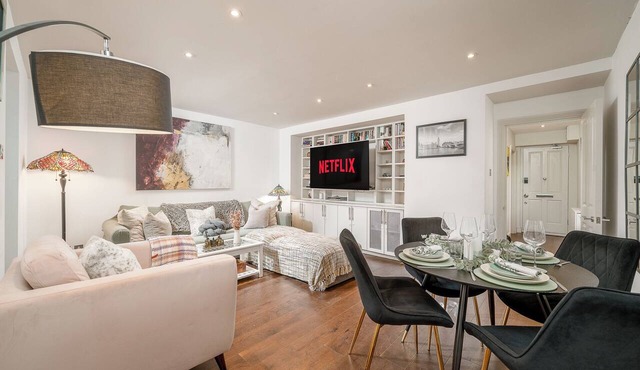 Niru Experience Hidden Gem In Chelsea 2BD 2BA
