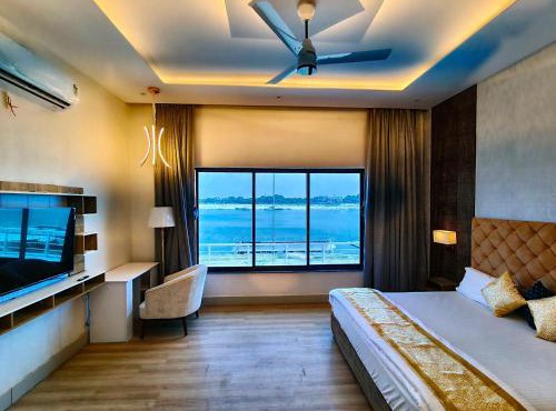 Nirvana Riverview Suites