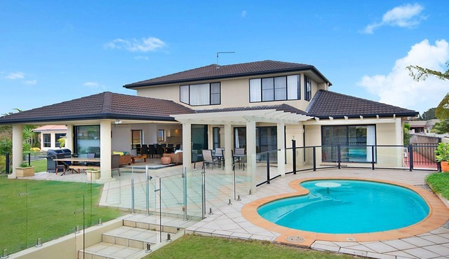 Nirvana Waters - Waterfront with Pool - Holiday Yamba