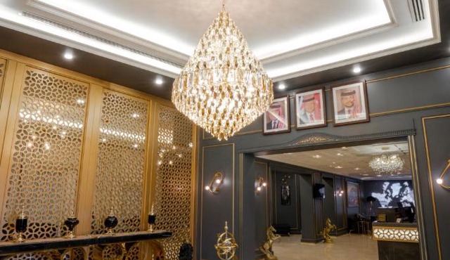 Nishan Hotel
