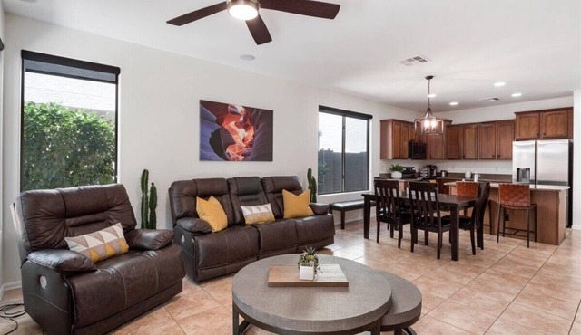 No Cleaning Fee! Spacious 4-bedroom, 2 Living room, Communal pool.