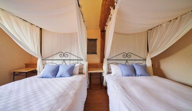 No pets allowed Tender cottage with two canopy d/Shima Mie