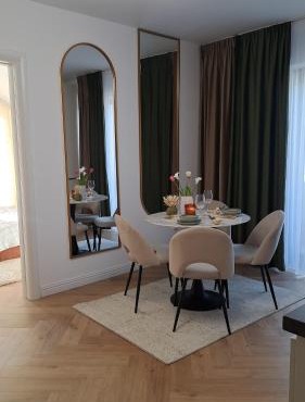 Noble Suite