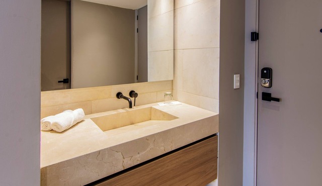 Node Hotel