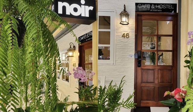 Noir Cafe And Hostel