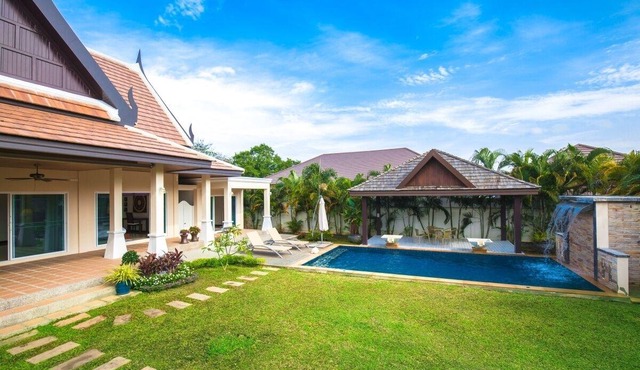 Noksawan - Pleasant 3BR Pool Villa Rawai