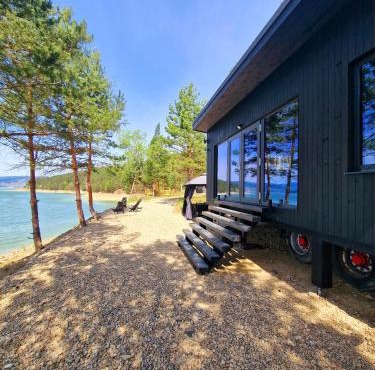 Nomad Lake Cabins