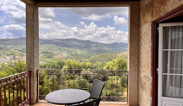 Nomad's Country - Cimo de Vila Apt IV