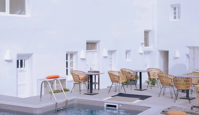 Nomikos Villas