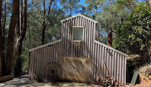 Noojee Views Barn TopnToolshed nNoojee Hotel nTrestle Bridge nWaterfallsnSnow