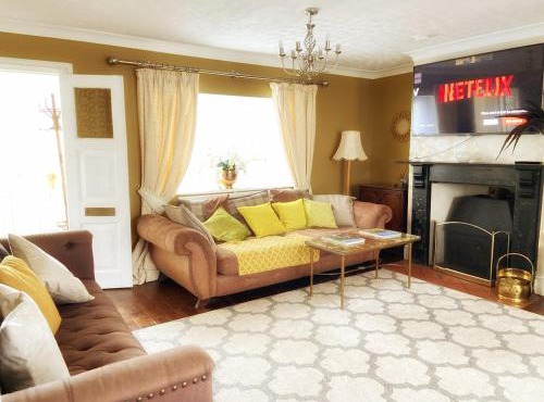 Norfolk, 5 bedrooms, paddock views Fast Wifi