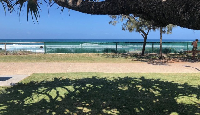 North Burleigh Family Resort opposite the Burleigh Esplanade and patrolled beach
