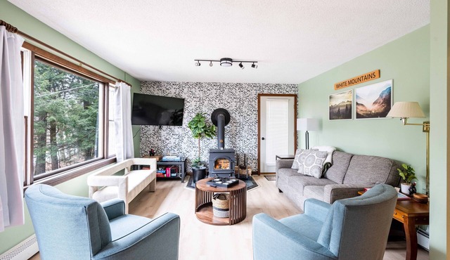 North Conway Home with Hot tub on Deck, Arcade, Billiards, PingPong, Music Room