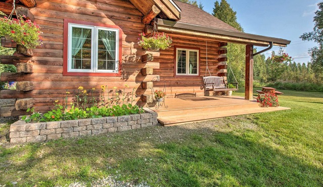 North Pole Log Cabin w/Northern Lights Views!