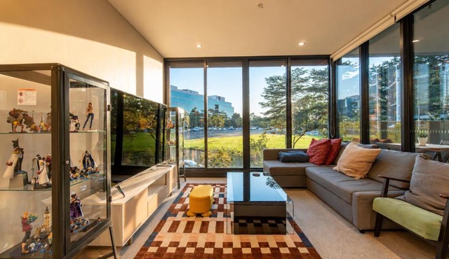 North Ryde 2BR Study, Metro, Parking, Pool