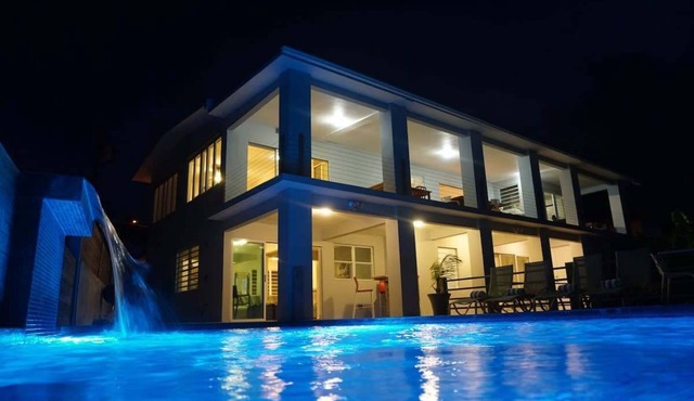 North Shore Pointe - Spectacular Ocean Front