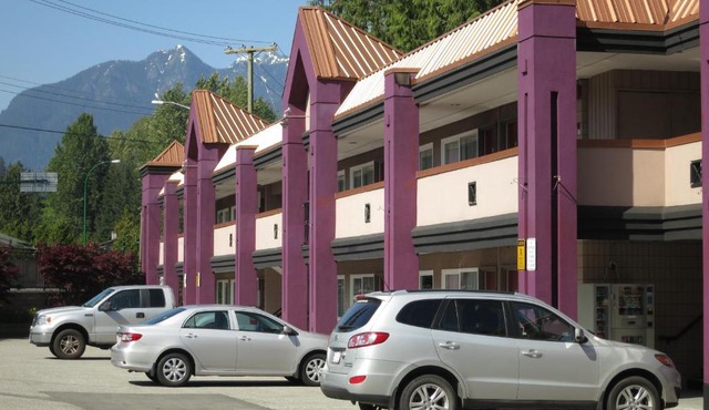 North Vancouver Hotel