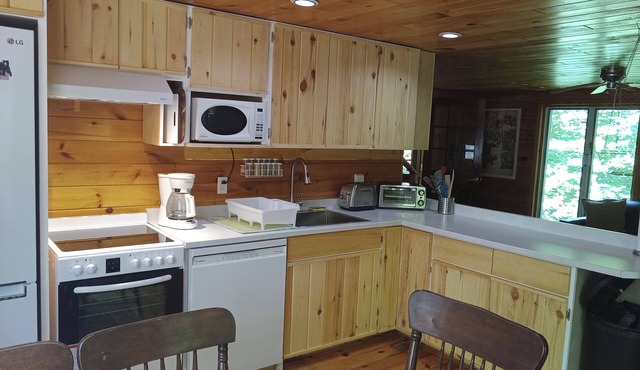 Northern Haven on a Crystal-Clear Lake (guest cabin)