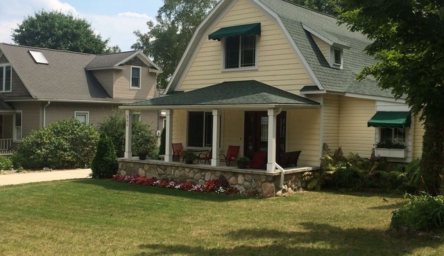 Northport village craftsman style bungalow. Last week of August available now!