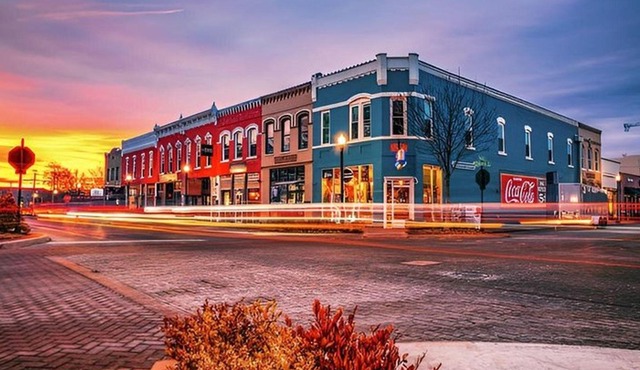 Northwest Arkansas Welcome Wagon Social Cruise