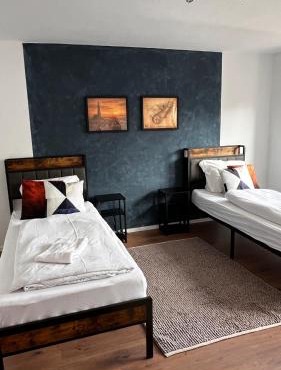 NoSpeedLimit-Design Apartment-100qm-bis zu 8 Personen-Parkpatz
