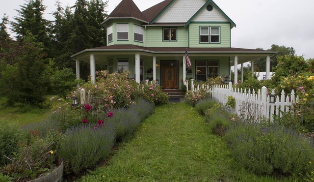 Nostalgic Victorian Home in Lavender Farm