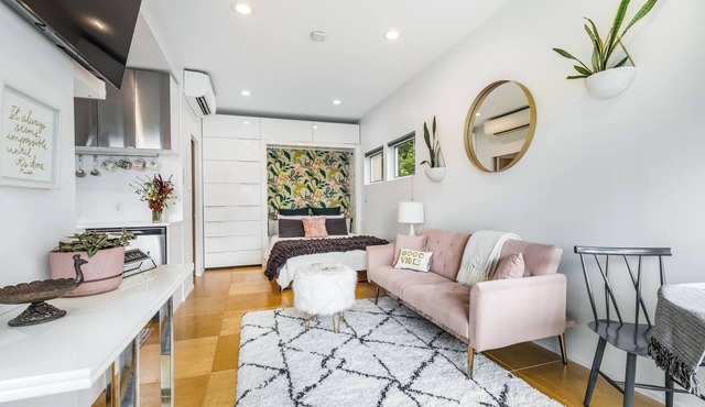 Not so tiny house with full kitchen & patio swing