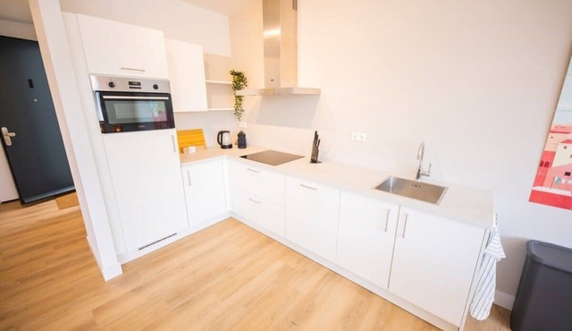 Notable 1 Bed Serviced Apartment 53m2 -ESS38N-