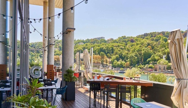 Novotel Lyon Centre-Confluence Bord de Saone