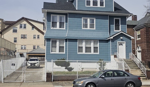 nSpacious, Comfy 3BR, 1BA Apt, Close to EWR, NYC, Beth Israel Hospital, MetLife,
