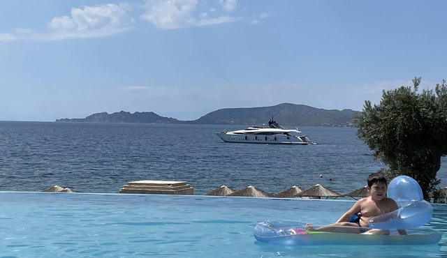 NTS GREEK VILLA IN TO THE SEA