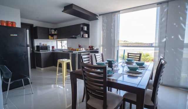 Nuevo y Hermoso Apartamento con Estacionamiento