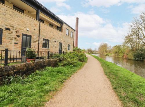 Number 7 Canalside