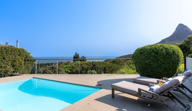 Nura Townhouse Camps Bay with Private Pool & Views
