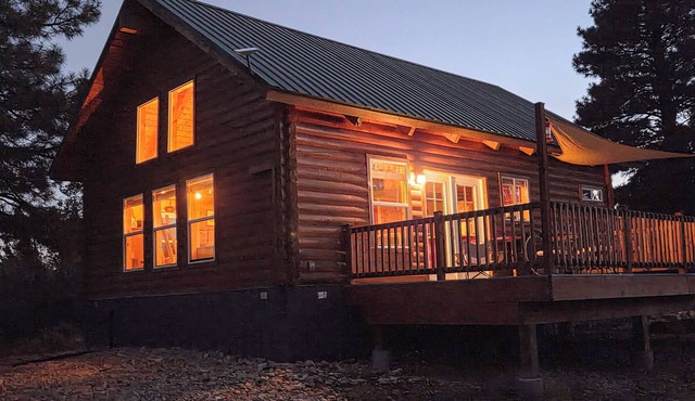 Nuthatch Cabin: A cozy, peaceful cabin bordering Zion National Park