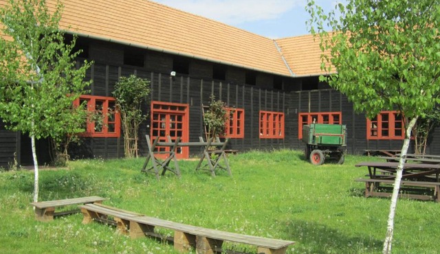 Nyírfaliget Lovaskemping és Turistaház