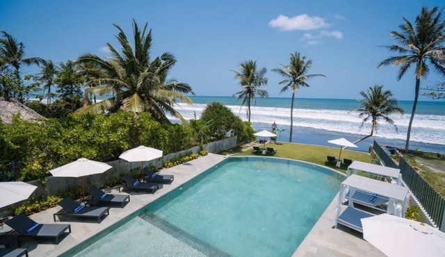 Nyuh Lengkong Beachfront Villa