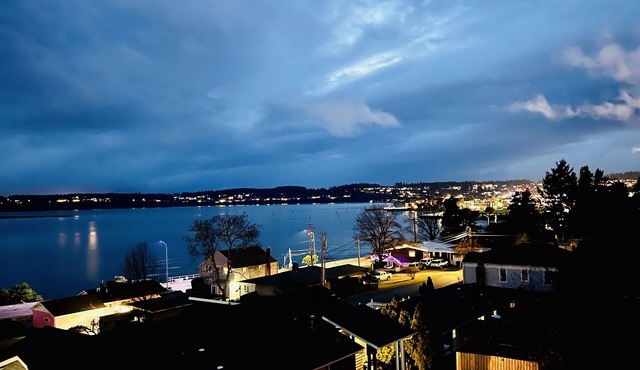Oak Harbor View : Relaxing Setting. Base rate 2 ppl