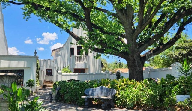 Oak View Manor