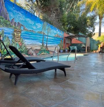 Oakridge Inn