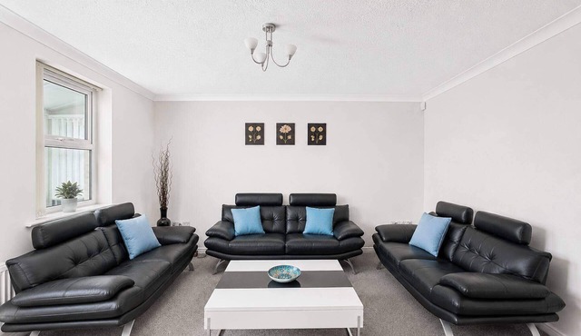 Oakwood House 6 Bed 11 Sleeps Garden-Free Parking