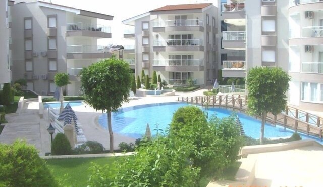 Oasis E14, 2 bed fourth floor in popular gated community