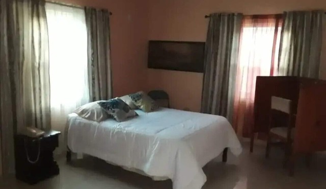 Oasis@Karachi-Centrally Located 4Bed/4.5Bath Home