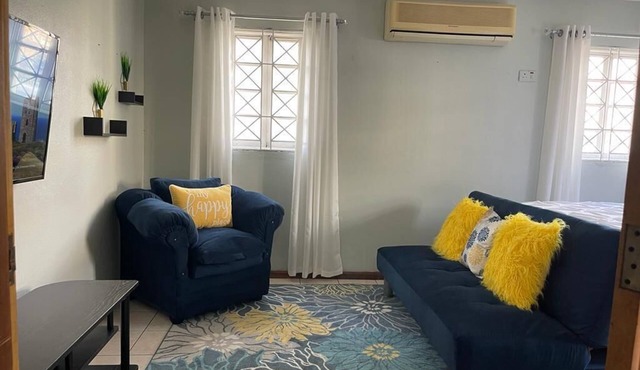Oasis@Oaklands: Centrally Located Kingston 1bed Apt