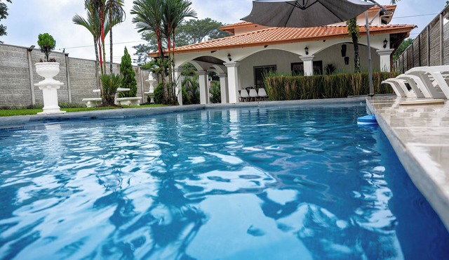 Oasis of luxury and modern comfort only 30 minutes from La Fortuna.