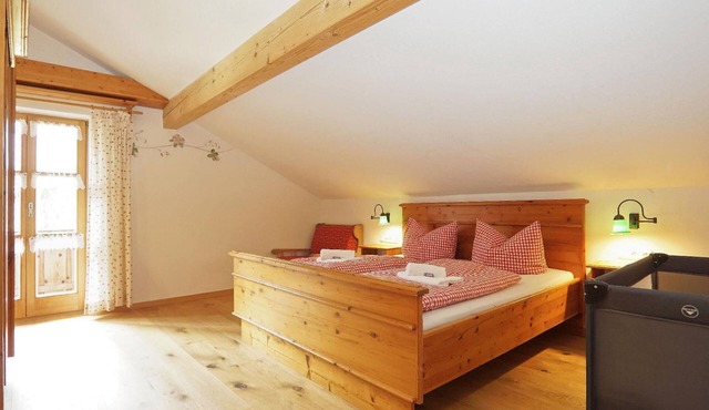 "Obere Stube" vacation apartment with balcony and view over the beautiful low mountain range