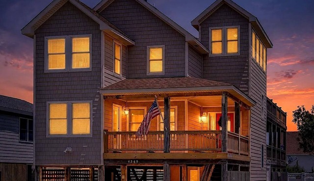 OBX Home - Pool - Elevator - Well Appointed Home - Steps to Beach - 3 King Beds
