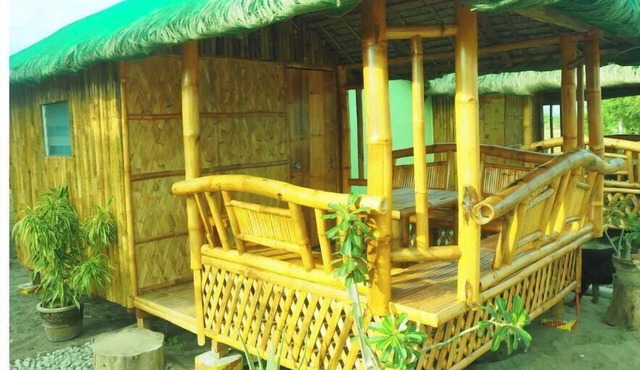 Ocean Breeze - Local Cottage