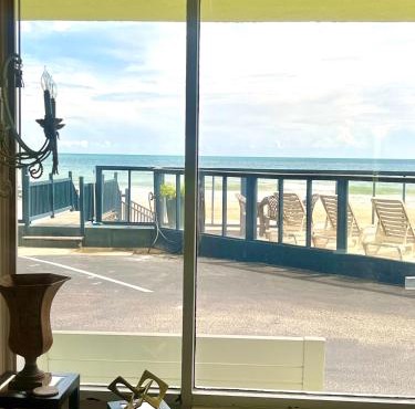Ocean Breeze - Ocean Front at Symphony Beach Club!